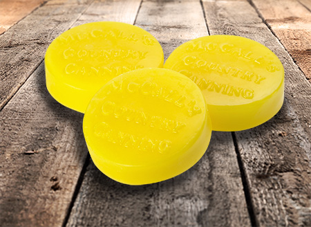 Mccalls Candles Button Lauras Lemon Loaf mccalls candles kopen in de aanbieding